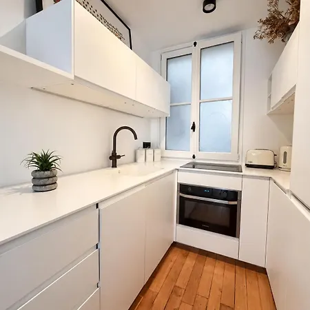 2 Pieces A Montmartre Apartment *
